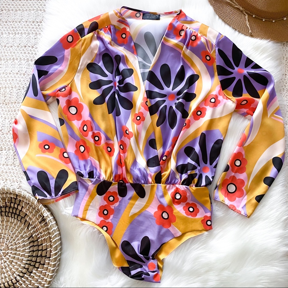 ⭐️ 3 for $30⭐️ Zara Floral Print Bodysuit Draped Blouse V Neck S